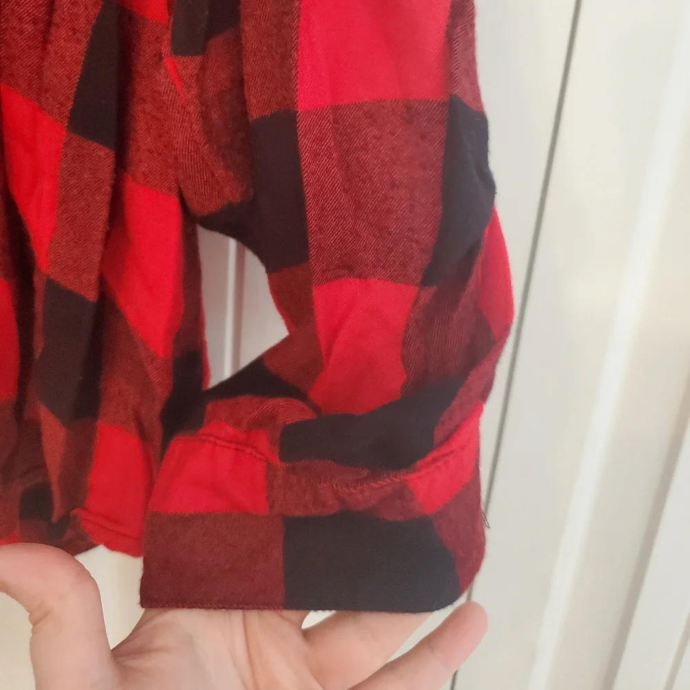 Button down top🍒 - Picture 4 of 11